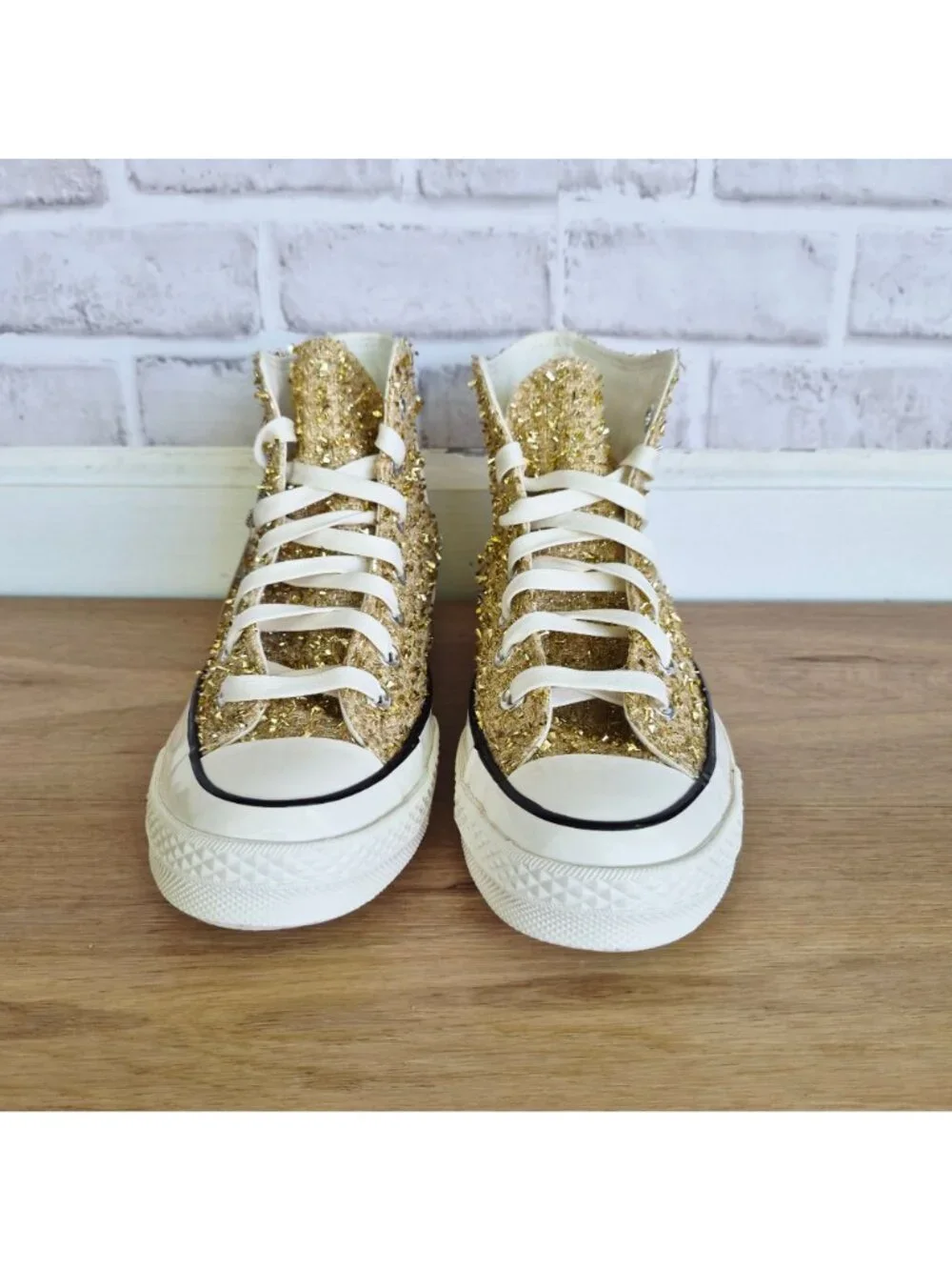 ⭐Converse Chuck 70 Hi Metallic Sz 7.5 Women's shoes Sneakers Gold White A16401C